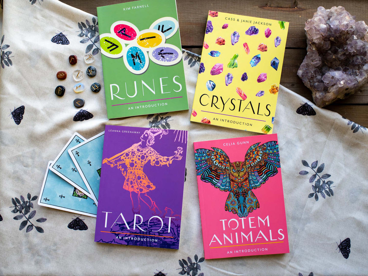 Totem Animals: A Plain & Simple Guide to Finding, Connect