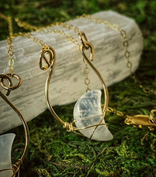 🌙Dainty Moonstone necklace | Gold-filled
