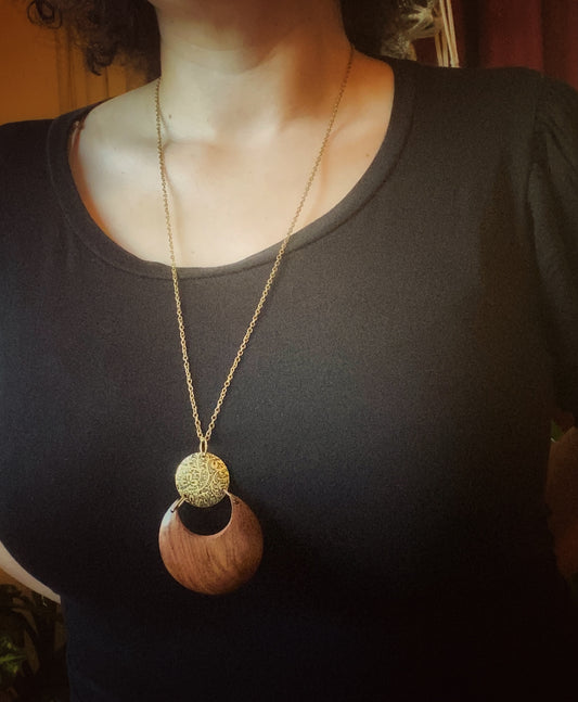 EARTH AND FIRE NECKLACE - LUNAR